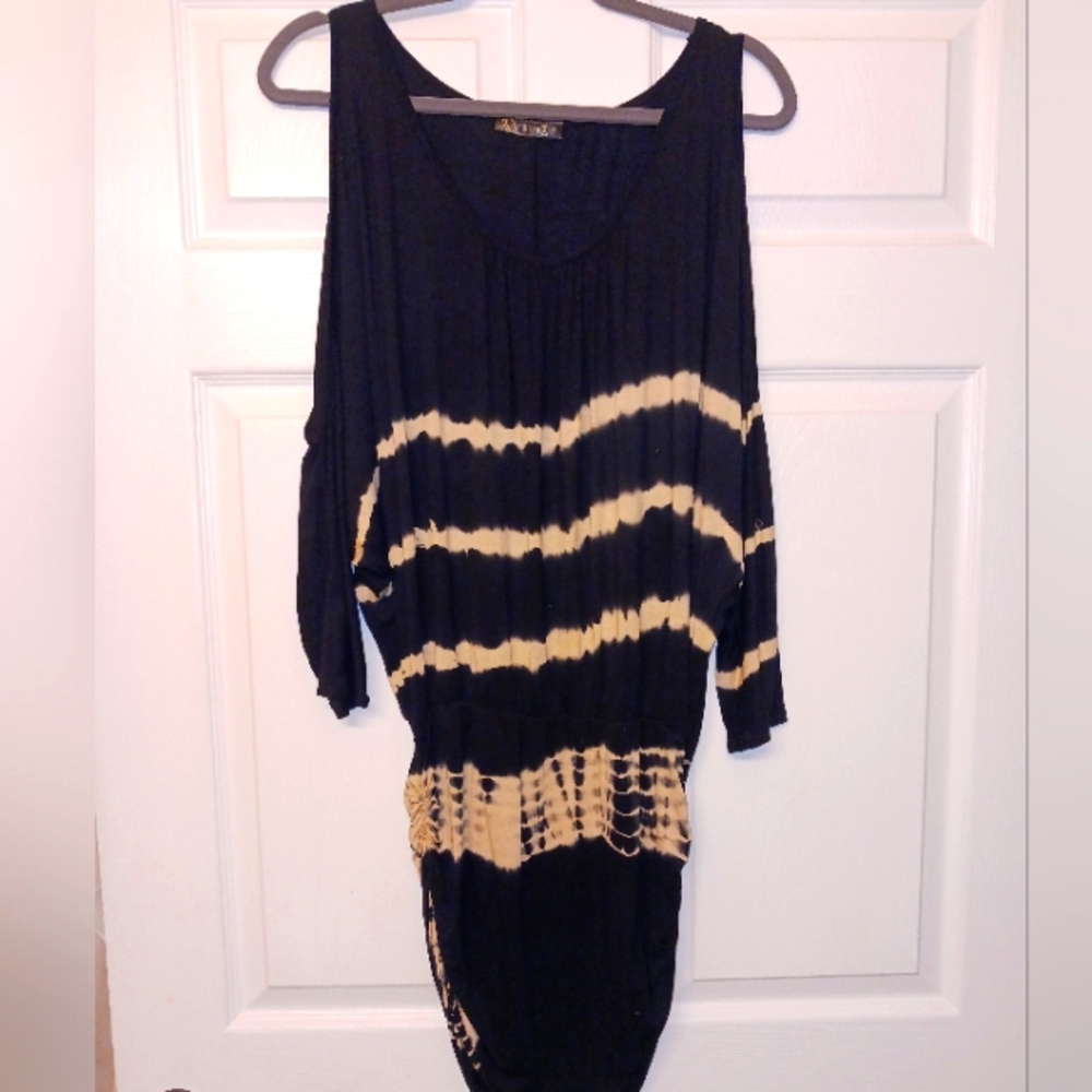 Urban X stretchy tunic w/ open sleeve